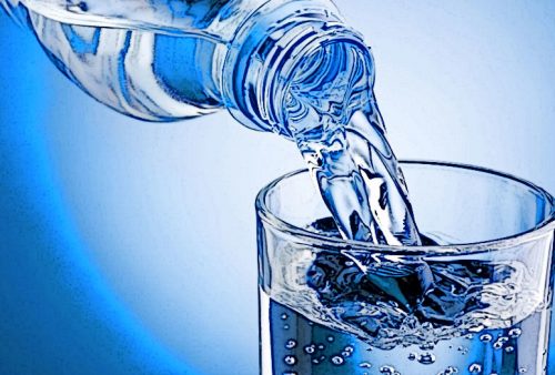 Пийте 2-3 літри води в день, щоб позбутися від почуття втоми